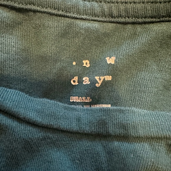 Green, dressy t shirt with capped, detailed sleeves - Picture 2 of 3